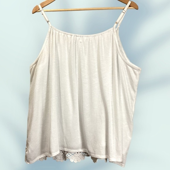 Maurices Plus Size Floral Crochet Front Tank Top, White - Size 2X - Picture 4 of 10